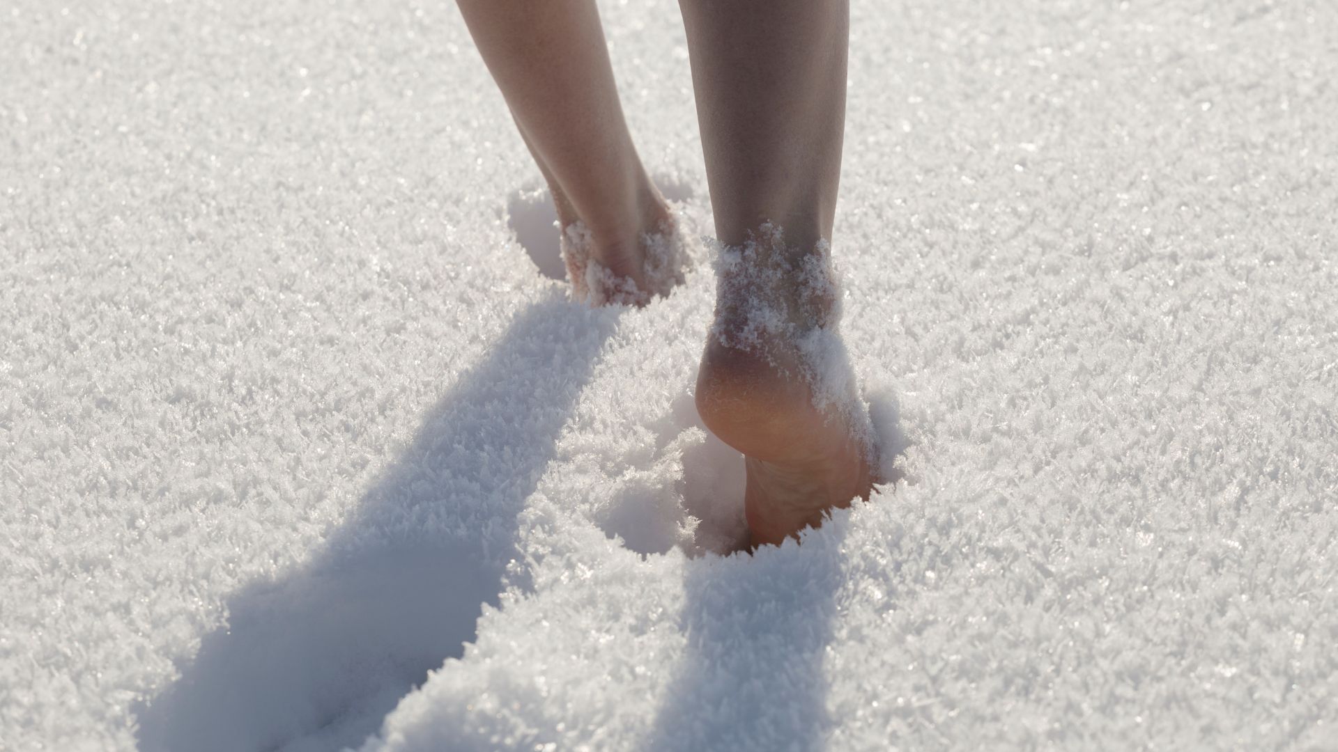 Lezioni di tecniche di respirazione e camminata a piedi nudi all'esterno - Corona dolomites hotel